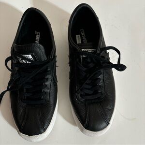 Converse All Star Leather Sneakers Size 7 M And 8.5 Women .